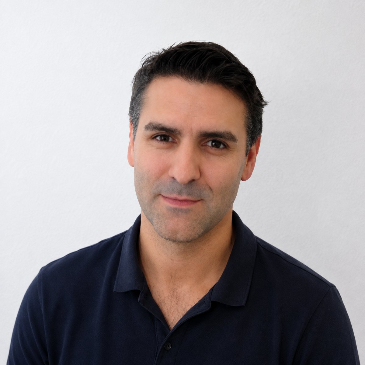 Dr. med. Valentin Balau, FEBO